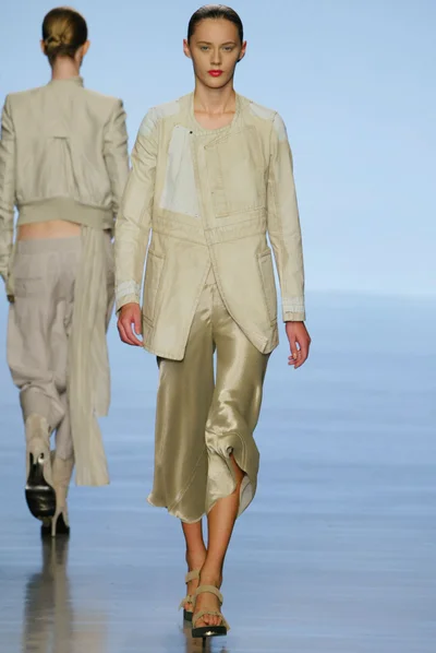 Look 24